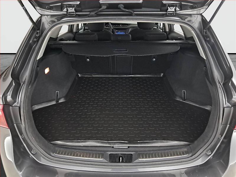 Toyota Avensis (2016) 2.0 D-4D, Navi, Tempomat - fotka 14 z 20