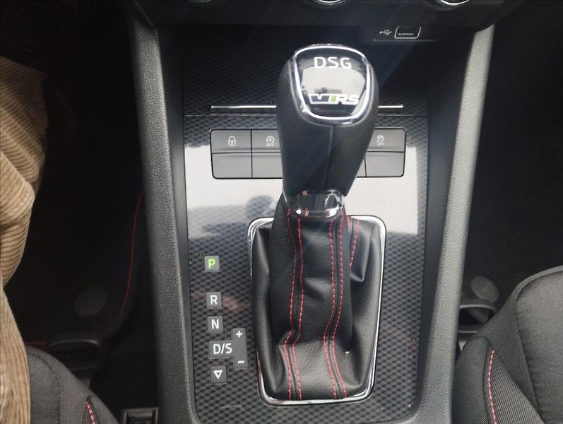 Škoda Octavia 2,0 TSi RS 169KW DSG  WEBASTO - fotka 15 z 20