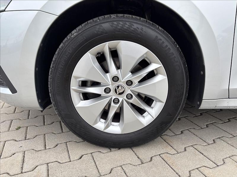 Škoda Octavia 2,0 TDI Ambition 85kW - fotka 10 z 43