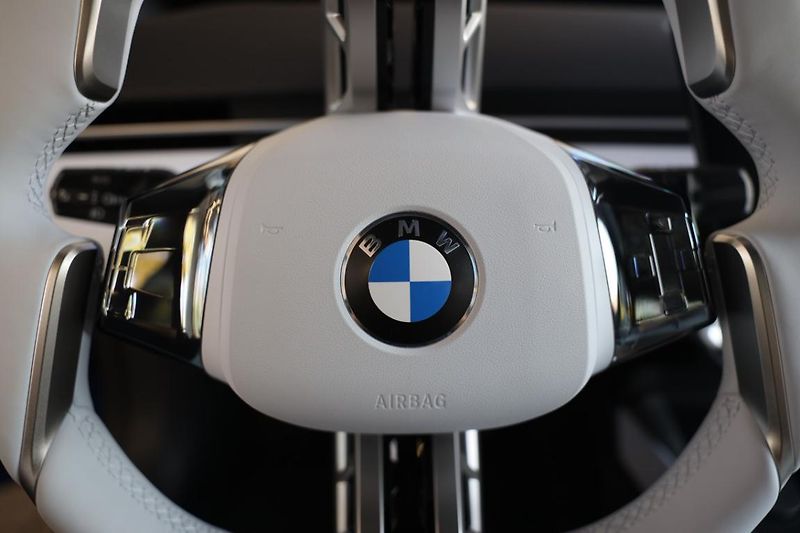 BMW Řada 3 i3 50 xDrive - fotka 10 z 16