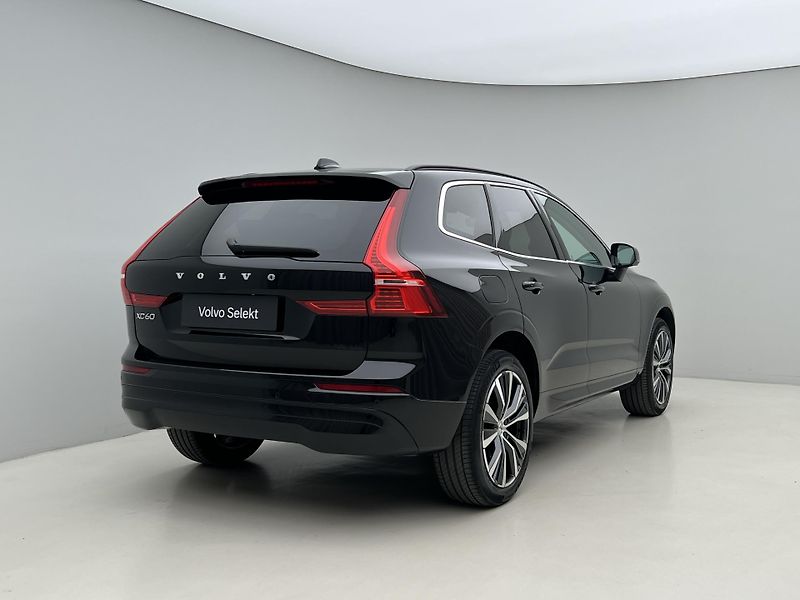 Volvo XC60 B4 CORE AUT 1.maj. - fotka 13 z 40
