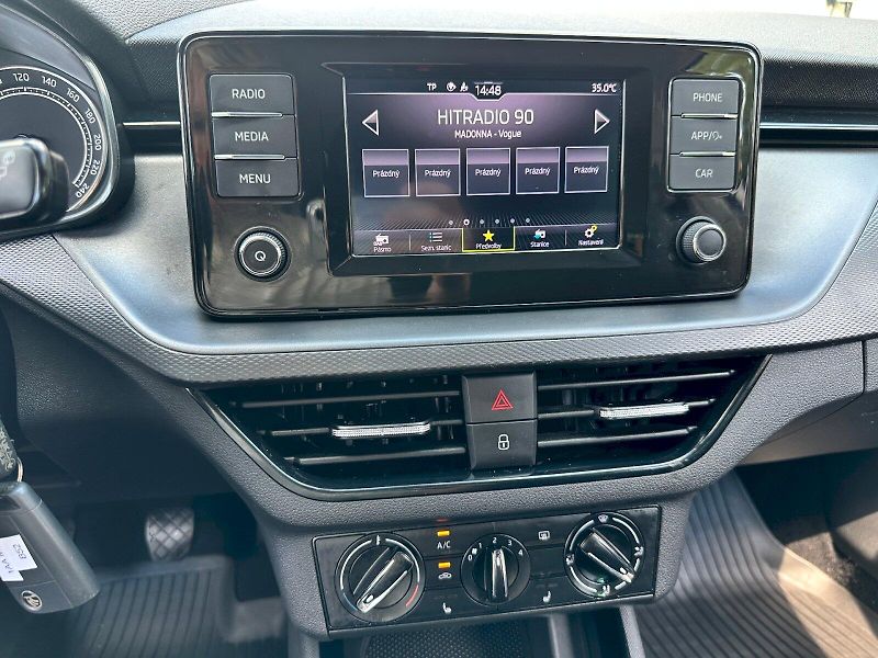 Škoda Scala (2023) 1.0 TSI 81kW Ambition - fotka 13 z 23