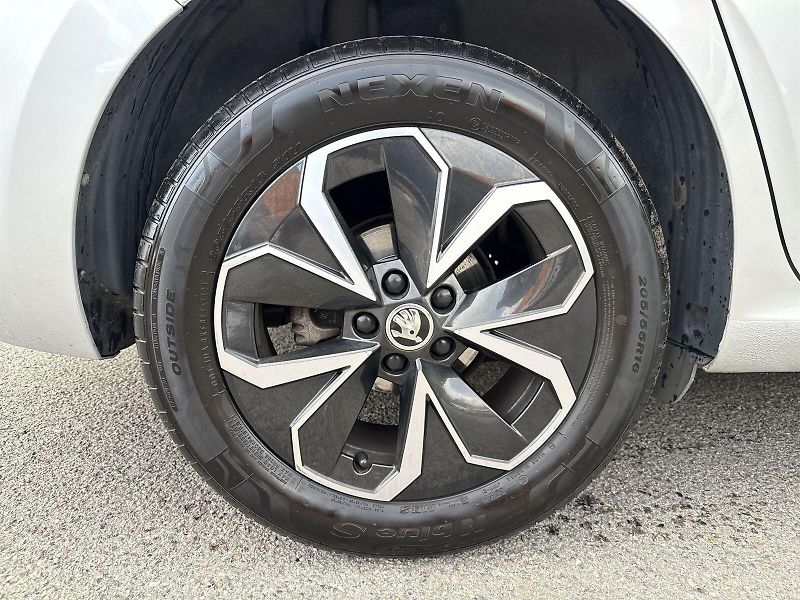 Škoda Scala (2022) 1.5 TSI Style - fotka 28 z 31