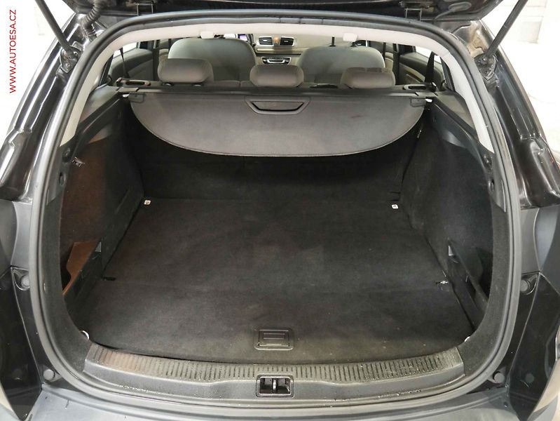 Renault Mégane (2010) 1.5 dCi, autoAC, temp - fotka 7 z 19
