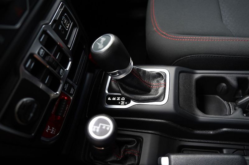 Jeep Wrangler 3.6i V6/Rubicon/4x4/AT - fotka 43 z 53