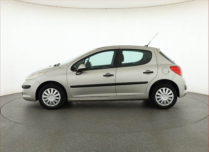 Peugeot 207 (2006) 1.4, v provozu - fotka 3 z 12