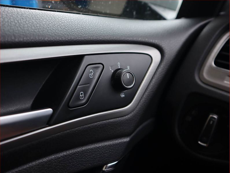 Volkswagen Golf (2014) 1.2 TSI, Serv.kniha, Tempomat - fotka 17 z 17