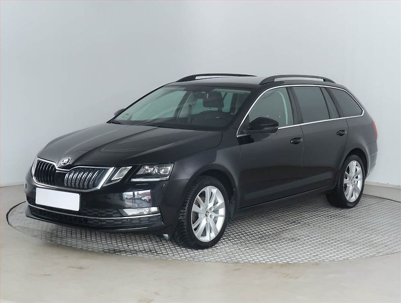 Škoda Octavia (2018) Style 1.6 TDI, Automat, Kůže - fotka 2 z 18