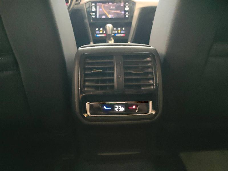 Volkswagen Passat Variant (2022) 2.0 TDI (110kW/150k) DSG, Busi - fotka 21 z 27