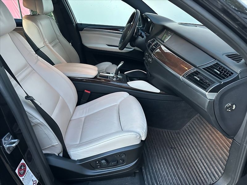 BMW X6 3,0 M50D X Drive 280kW-CZ-serv - fotka 12 z 47