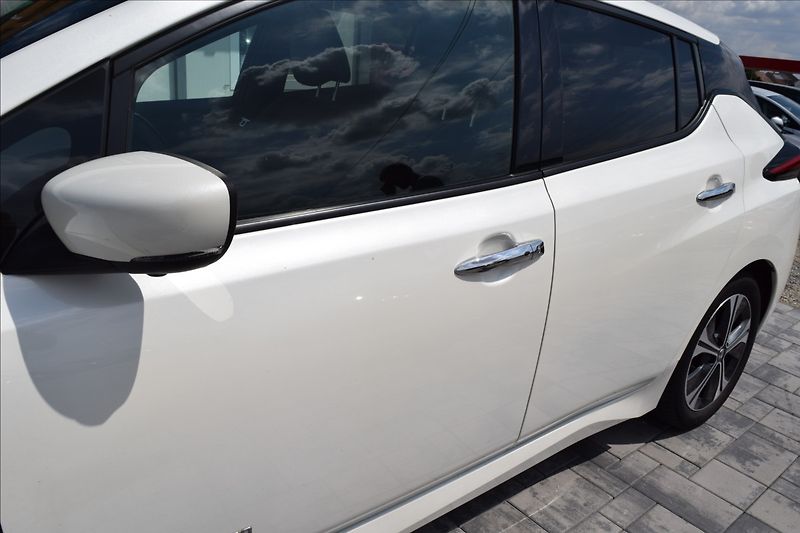 Nissan Leaf 42KW TEKNA TOP VÝBAVA - fotka 7 z 26
