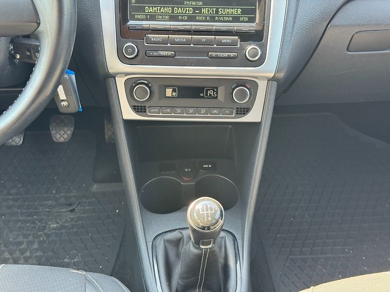 Volkswagen Polo (2012) 1.2 TSI MATCH 66kW - fotka 19 z 42