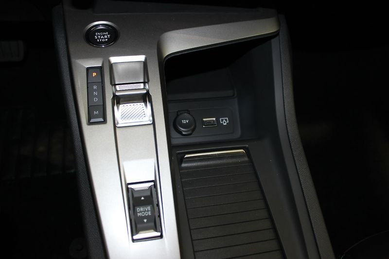 Peugeot 408 (2026) ALLURE Hybrid 145 e-DCS6 - fotka 11 z 20