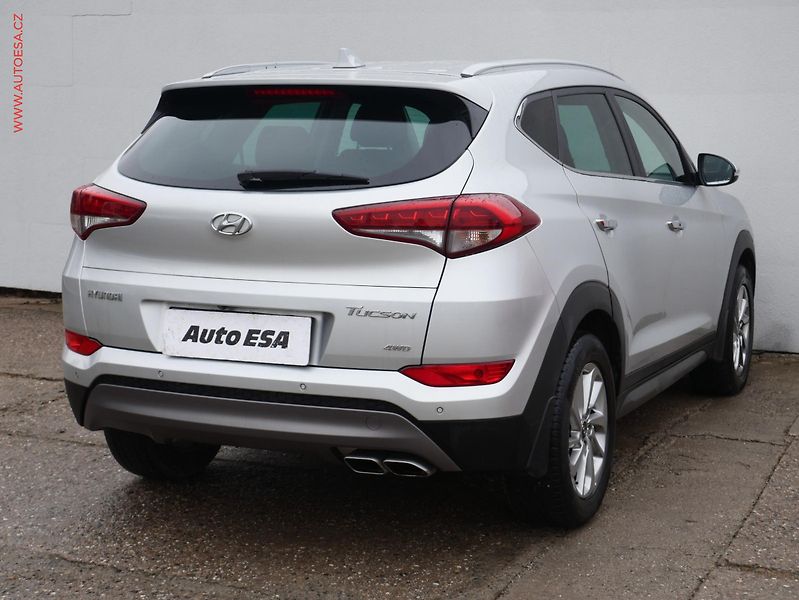 Hyundai Tucson (2016) 2.0 CRDi 4WD, 2.maj,ČR, Navi - fotka 6 z 18