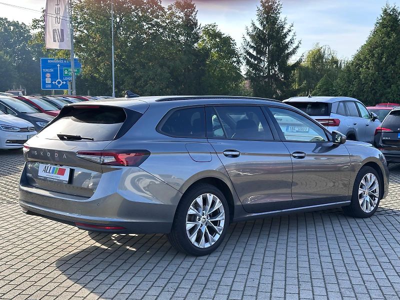 Škoda Superb 2.0 TDI 110kW Selection - fotka 2 z 12