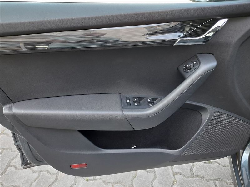 Škoda Octavia 1,6 TDi Style - fotka 9 z 19
