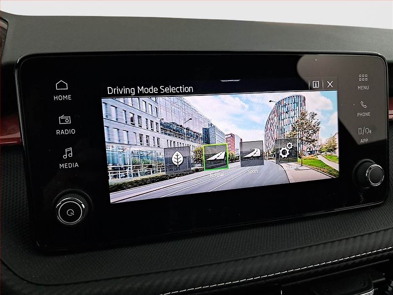 Škoda Fabia (2024) 1.0 TSI, MONTE CARLO, AUTOMAT - fotka 17 z 24