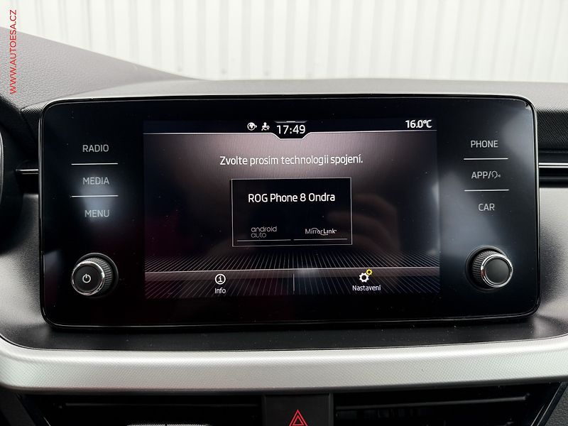 Škoda Scala (2020) 1.0 TSi, ČR, Ambition, DSG - fotka 15 z 19