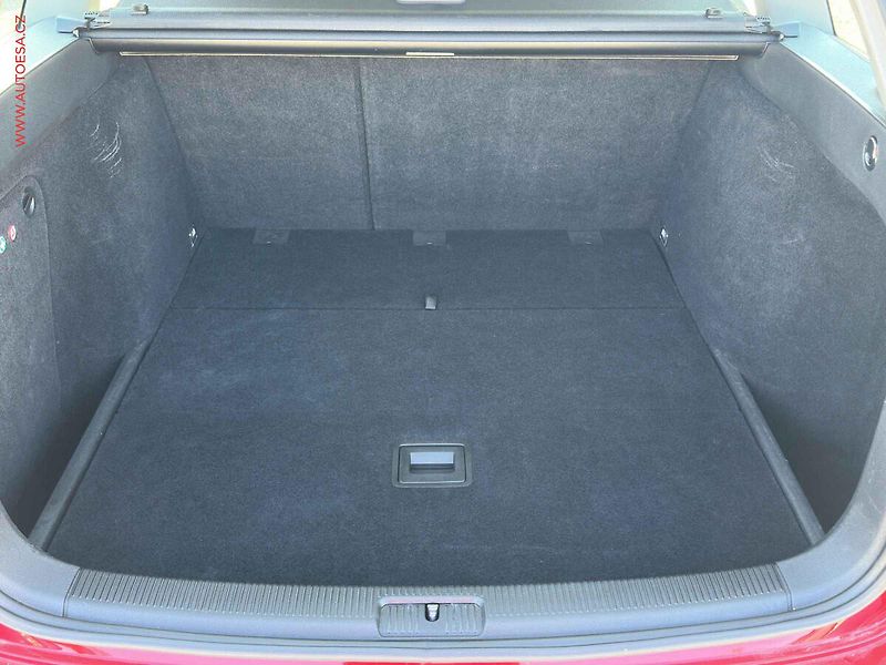 Volkswagen Golf (2009) 1.4i, 1.maj, AC - fotka 7 z 17