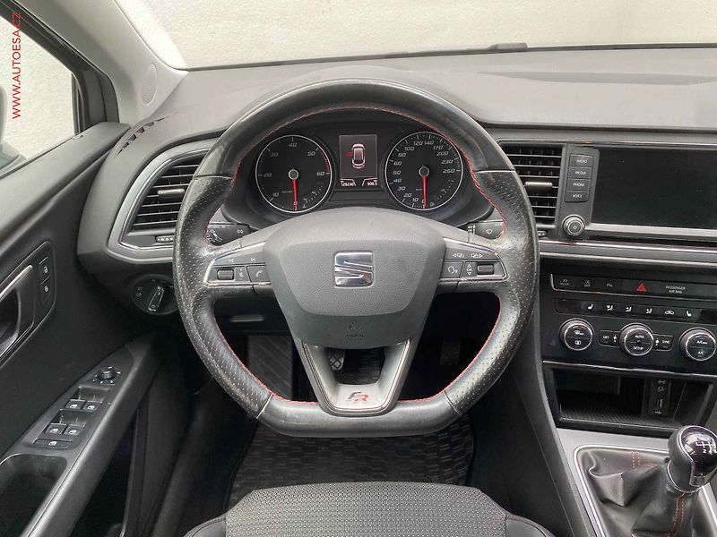 Seat Leon (2016) 2.0TDi, FR, LED, navi - fotka 11 z 19