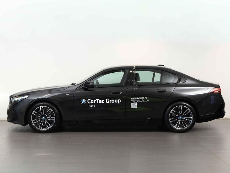 BMW i5 eDrive40 Sedan - fotka 2 z 6