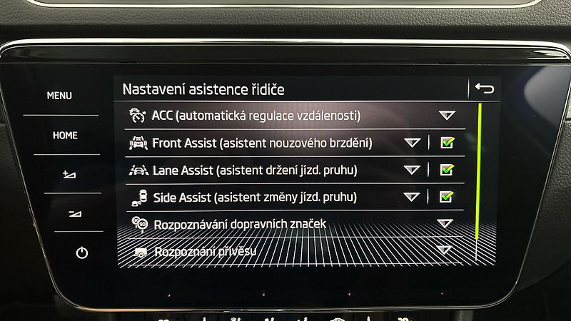 Škoda Superb 2.0 TDI DSG 4x4 Style Combi - fotka 28 z 32