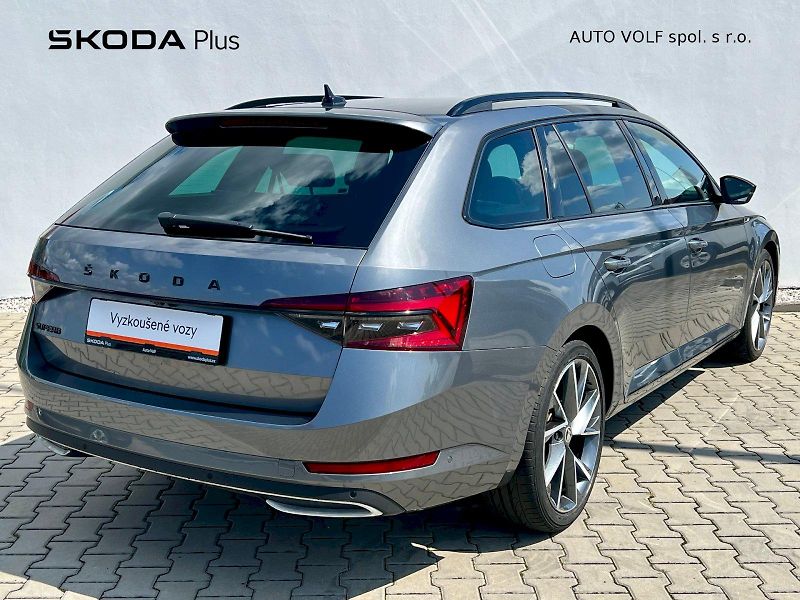Škoda Superb (2024) kombi SportLine 2.0 TDI 147 kW - fotka 2 z 40
