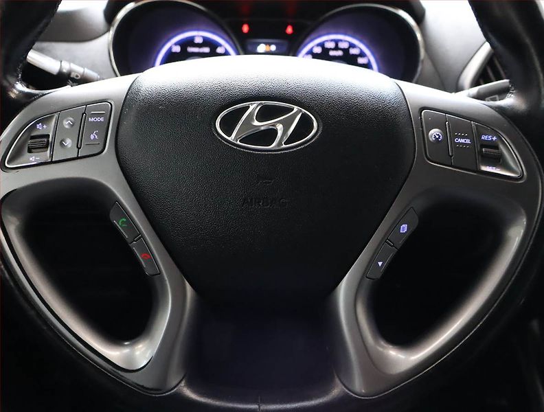 Hyundai ix35 (2013) 2.0 CRDi, 4X4, Xenony - fotka 17 z 18