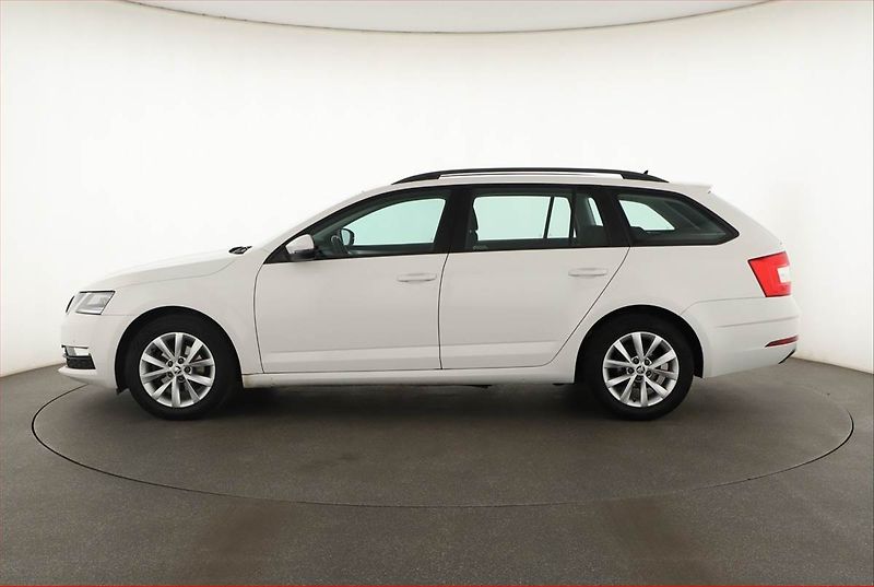 Škoda Octavia (2018) 1.6 TDI, Automat, Navi - fotka 3 z 16
