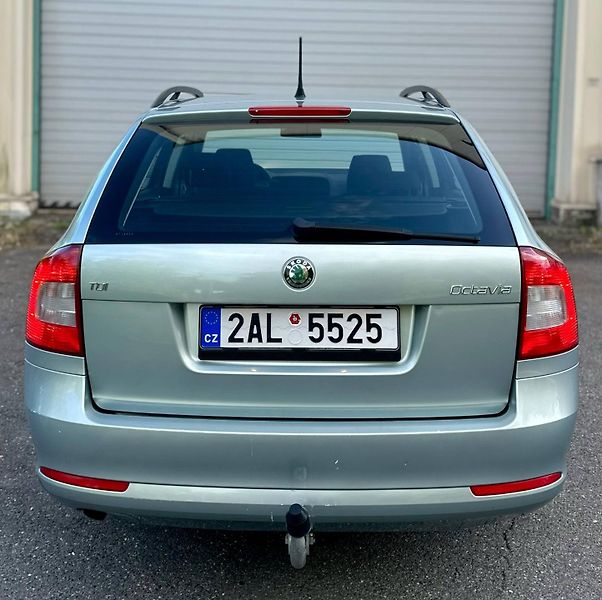 Škoda Octavia (2011) 1.6 TDI 2011 77KW AMBITION CZ - fotka 5 z 19