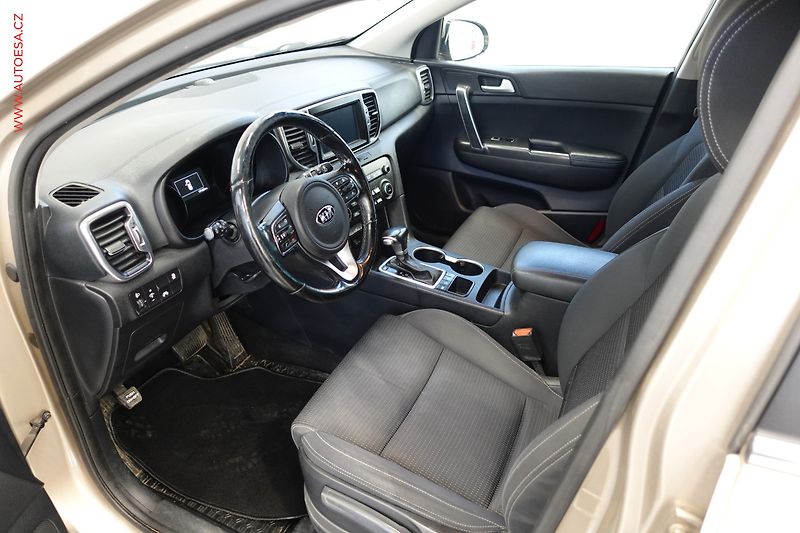 Kia Sportage (2017) 1.7CRDi, ČR, AT, navi, kamera - fotka 9 z 20