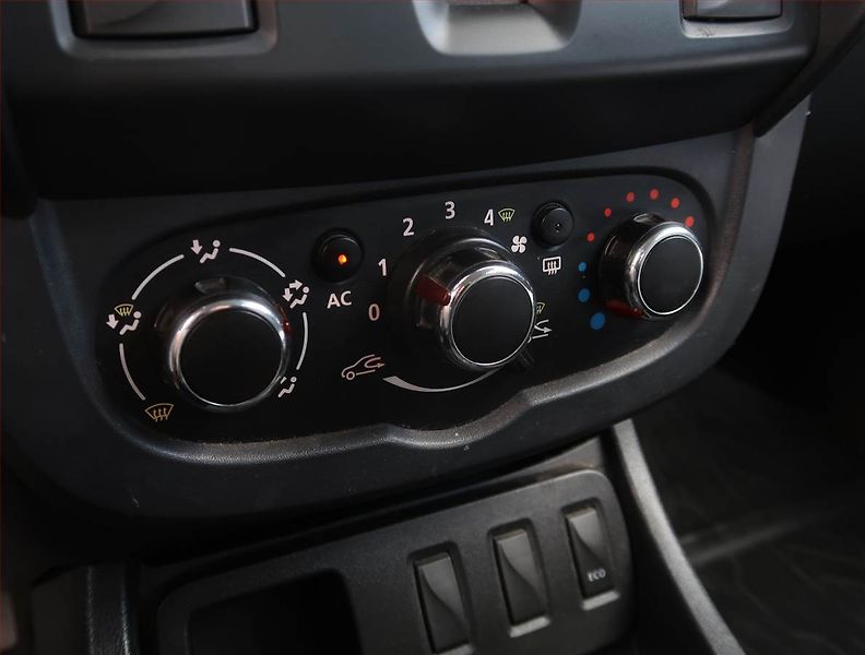 Dacia Duster (2014) 1.2 TCe - fotka 15 z 16