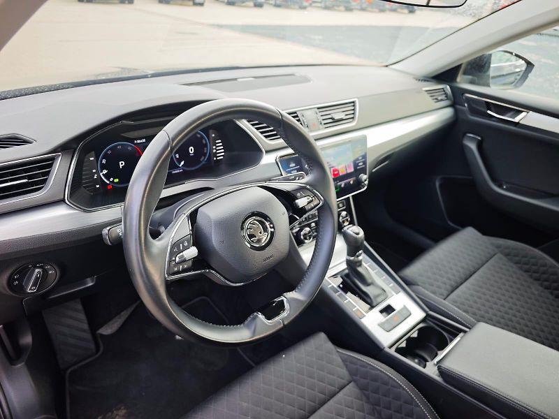 Škoda Superb - fotka 7 z 25