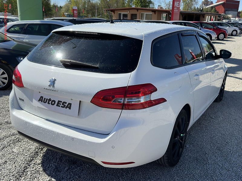 Peugeot 308 (2017) 1.6 D, ČR, AC, temp - fotka 4 z 21