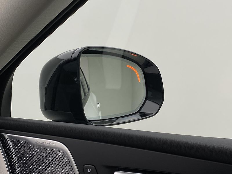 Volvo XC60 T8 AWD RECHARGE DARK ULTRA CZ - fotka 36 z 66