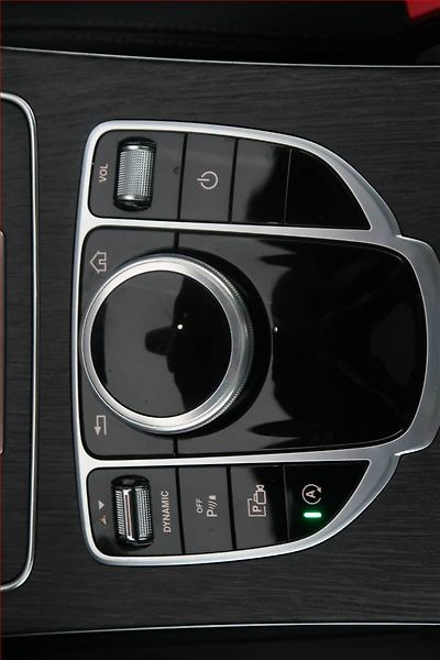 Mercedes-Benz Třídy C (2019) C 200 - fotka 19 z 19