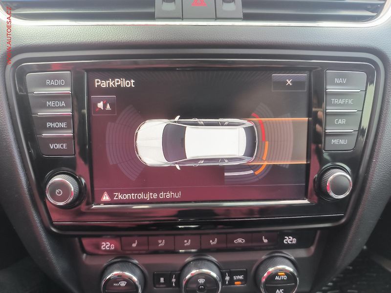 Škoda Octavia (2015) 2.0 TDi 4x4, Scout, DSG - fotka 17 z 28