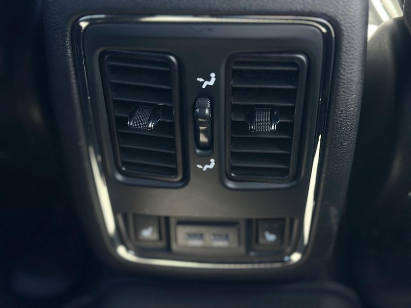 Jeep Grand Cherokee (2014) Jeep Grand Cherokee 2014 - fotka 15 z 19