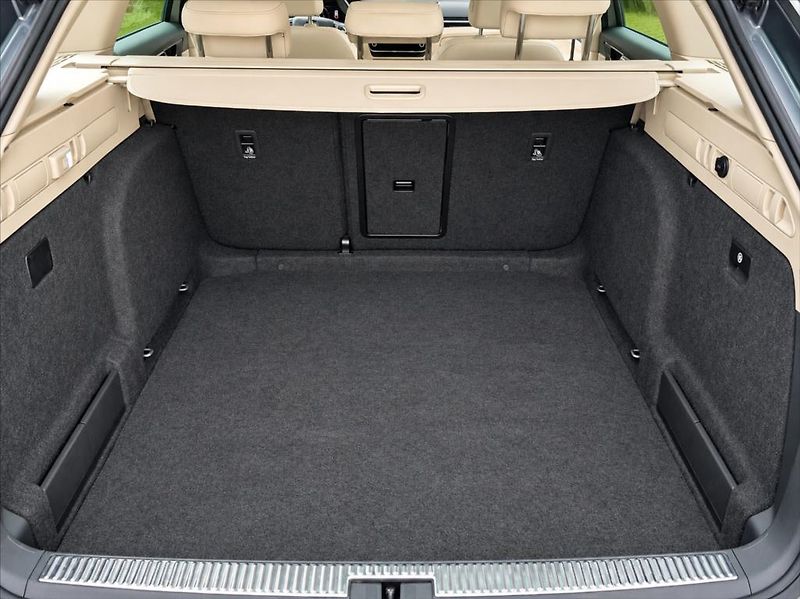 Škoda Superb 2,0 TSi L&K 4x4 DSG 272PS LED - fotka 13 z 26