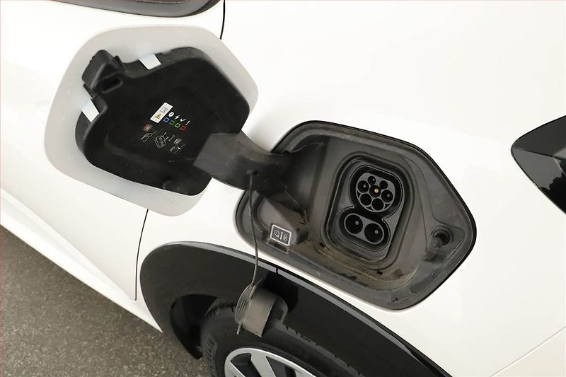 Peugeot 208 (2020) Active 50 kWh, SoH 92% - fotka 19 z 19