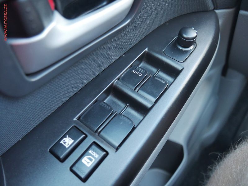 Suzuki SX4 (2009) 1.6i 4x4, ČR, 4x4, vyhřívané - fotka 11 z 17