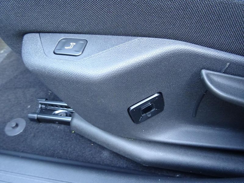 Peugeot 3008 (2026) BUSINESS Hybrid 145k e-DCS6 - fotka 21 z 49