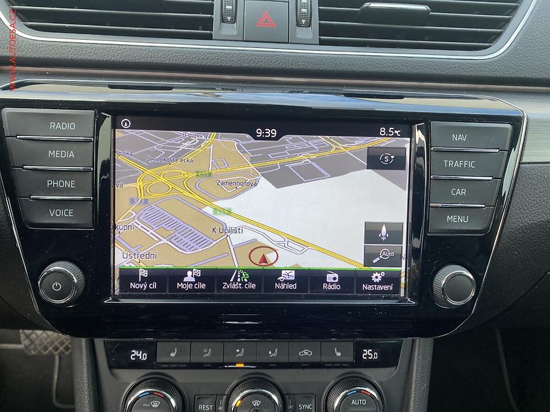 Škoda Superb (2016) 1.6 TDi, Style, DSG, kůže - fotka 18 z 18