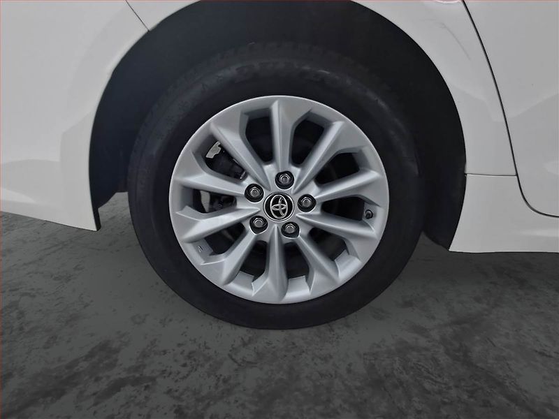 Toyota Corolla (2020) 1.6 Valvematic, Tempomat - fotka 15 z 17