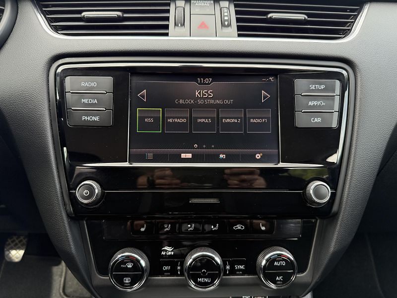 Škoda Octavia 1.5TSi Ambition 110kW ČR - fotka 12 z 19