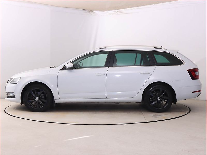 Škoda Octavia (2018) Elegance 1.5 TSI, Automat - fotka 3 z 21