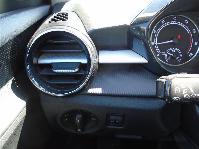 Škoda Fabia 1,0   AUTOMAT - fotka 27 z 29