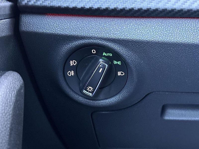 Škoda Kamiq (2024) 1.5 TSI DSG Monte Carlo - fotka 17 z 33