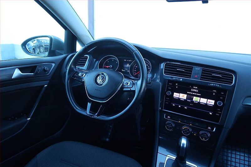 Volkswagen Golf (2020) 2.0 TDI, Automat, Navi - fotka 7 z 22