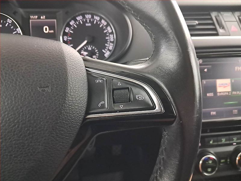 Škoda Octavia (2016) 1.4 TSI, Navi, Bi-Xenony - fotka 18 z 20